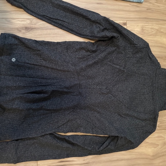 lululemon pullover - Picture 3 of 3